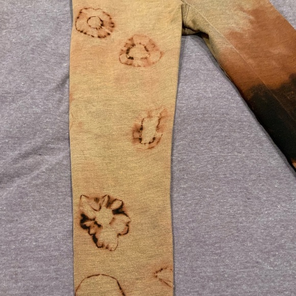 Reverse Bleach hand dyed leggings - Picture 10 of 13